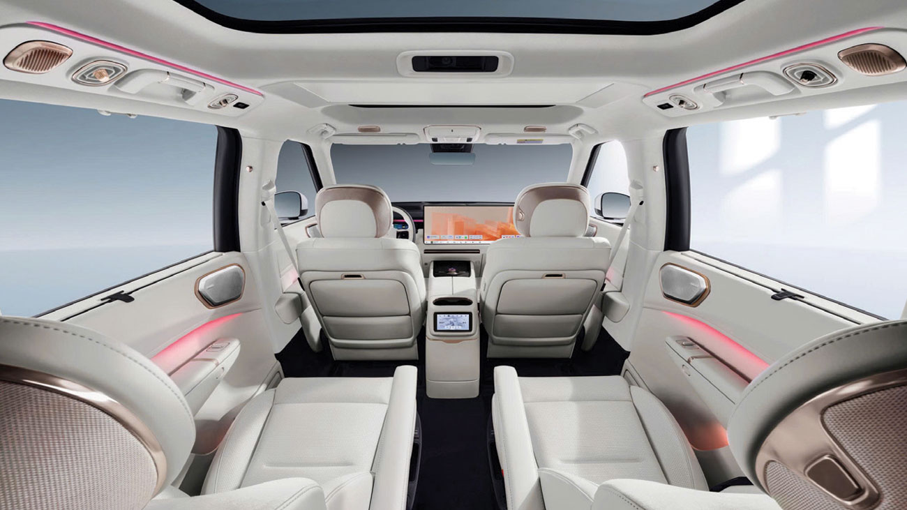 Nội Thất Lynk & Co 900